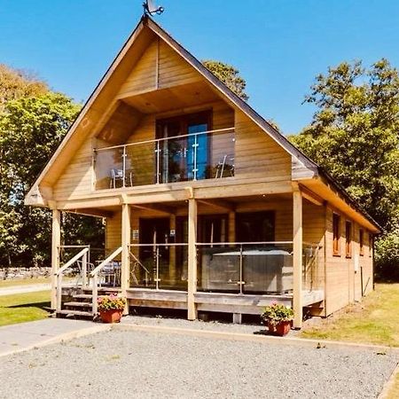 Artro Lodge Luxury 3 Bedroom, 3 Bathroom & Hot Tub 란베드르 외부 사진