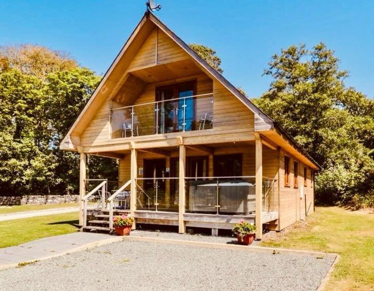 Artro Lodge Luxury 3 Bedroom, 3 Bathroom & Hot Tub 란베드르 외부 사진