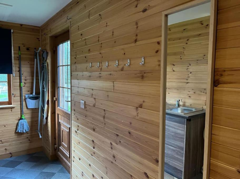 Artro Lodge Luxury 3 Bedroom, 3 Bathroom & Hot Tub 란베드르 외부 사진