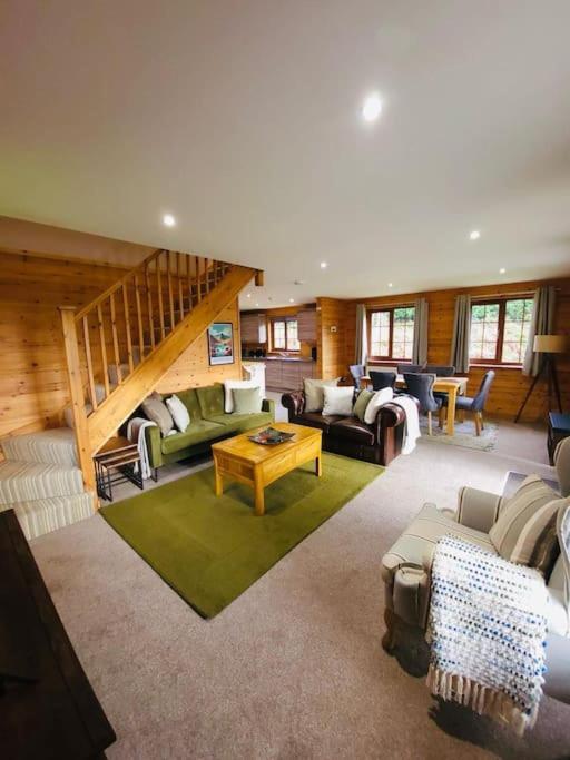 Artro Lodge Luxury 3 Bedroom, 3 Bathroom & Hot Tub 란베드르 외부 사진