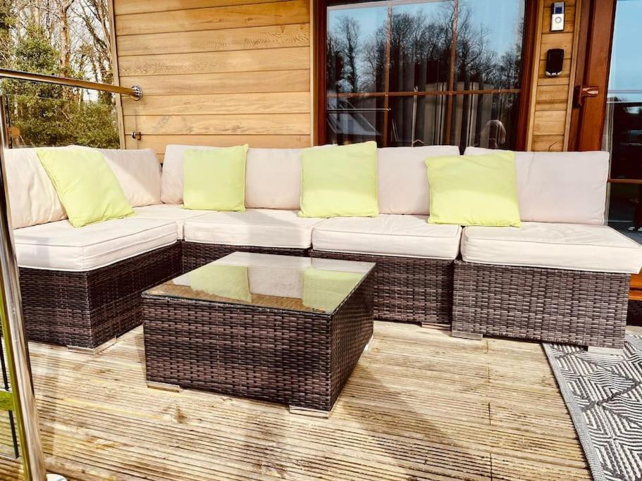 Artro Lodge Luxury 3 Bedroom, 3 Bathroom & Hot Tub 란베드르 외부 사진