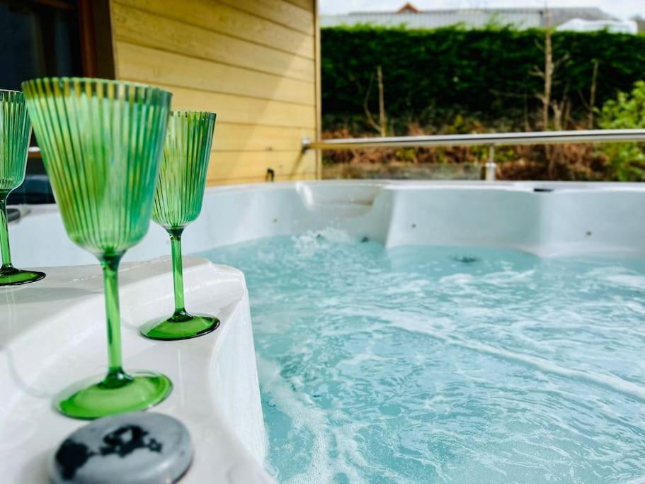 Artro Lodge Luxury 3 Bedroom, 3 Bathroom & Hot Tub 란베드르 외부 사진